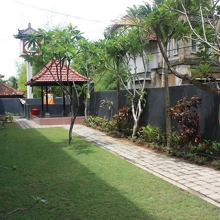 U House Seminyak Hotel Kerobokan  Exterior photo