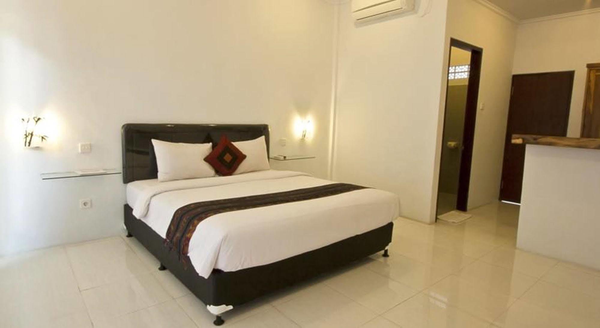 U House Seminyak Hotel Kerobokan  Exterior photo